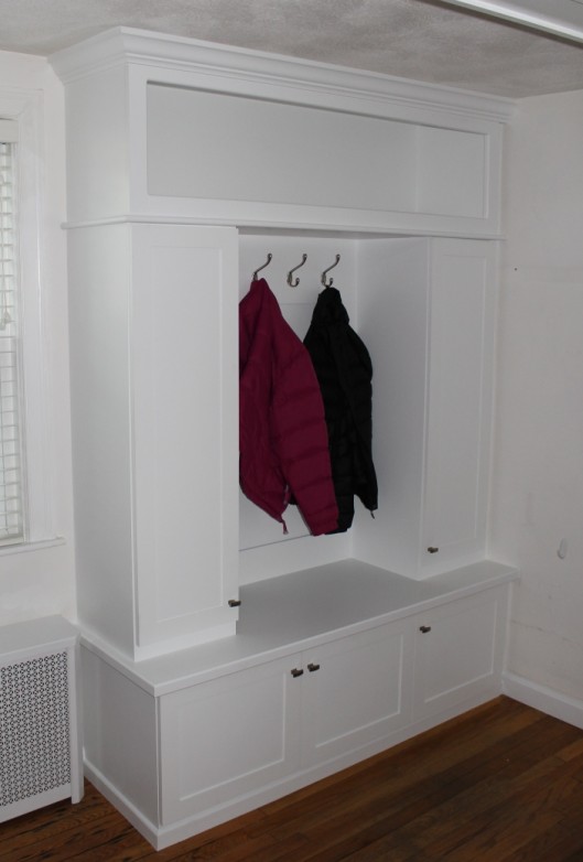 Image of Entryway Bench & Lockers