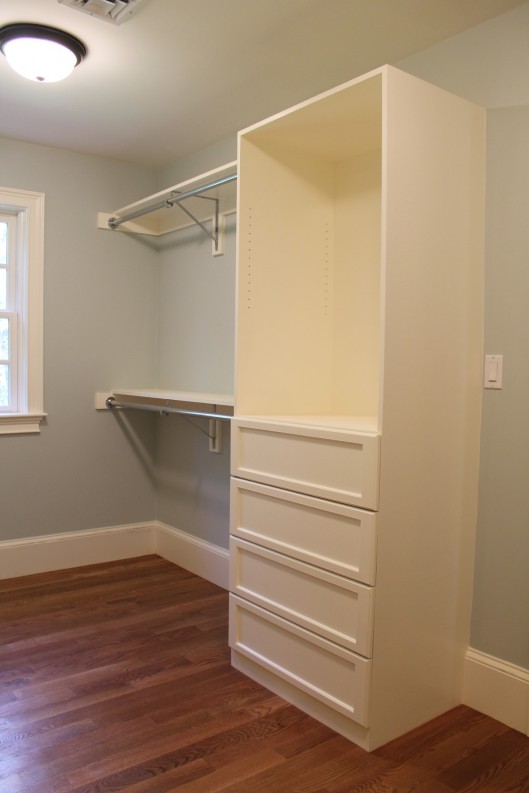 Image of Closet Built In with 4 drawers